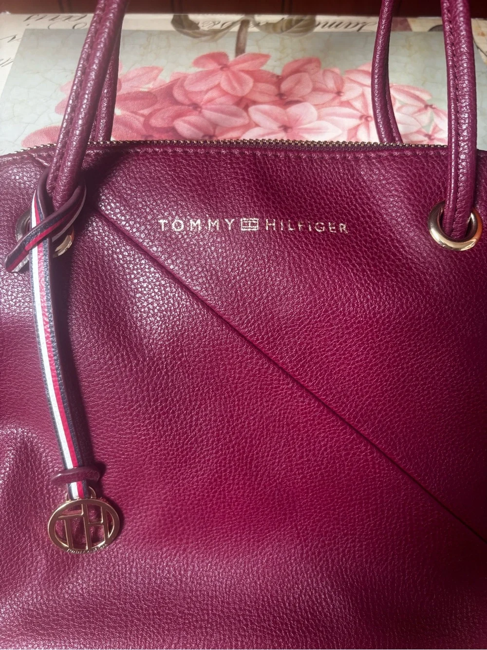 VTG Tommy Hilfiger pebbled leather satchel signature striped charm strap